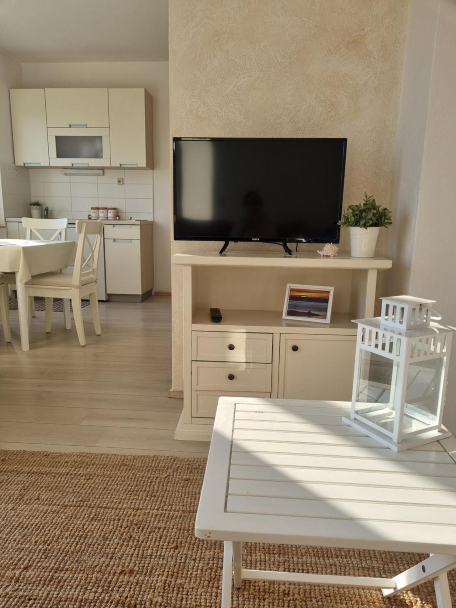 Apartments Ema Near Beach Makarska Kamer foto